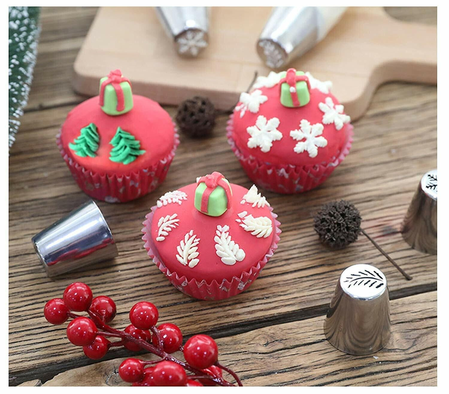18PACK Russian Icing Piping Tips Christmas Nozzles Pastry Bag & Coupler Set