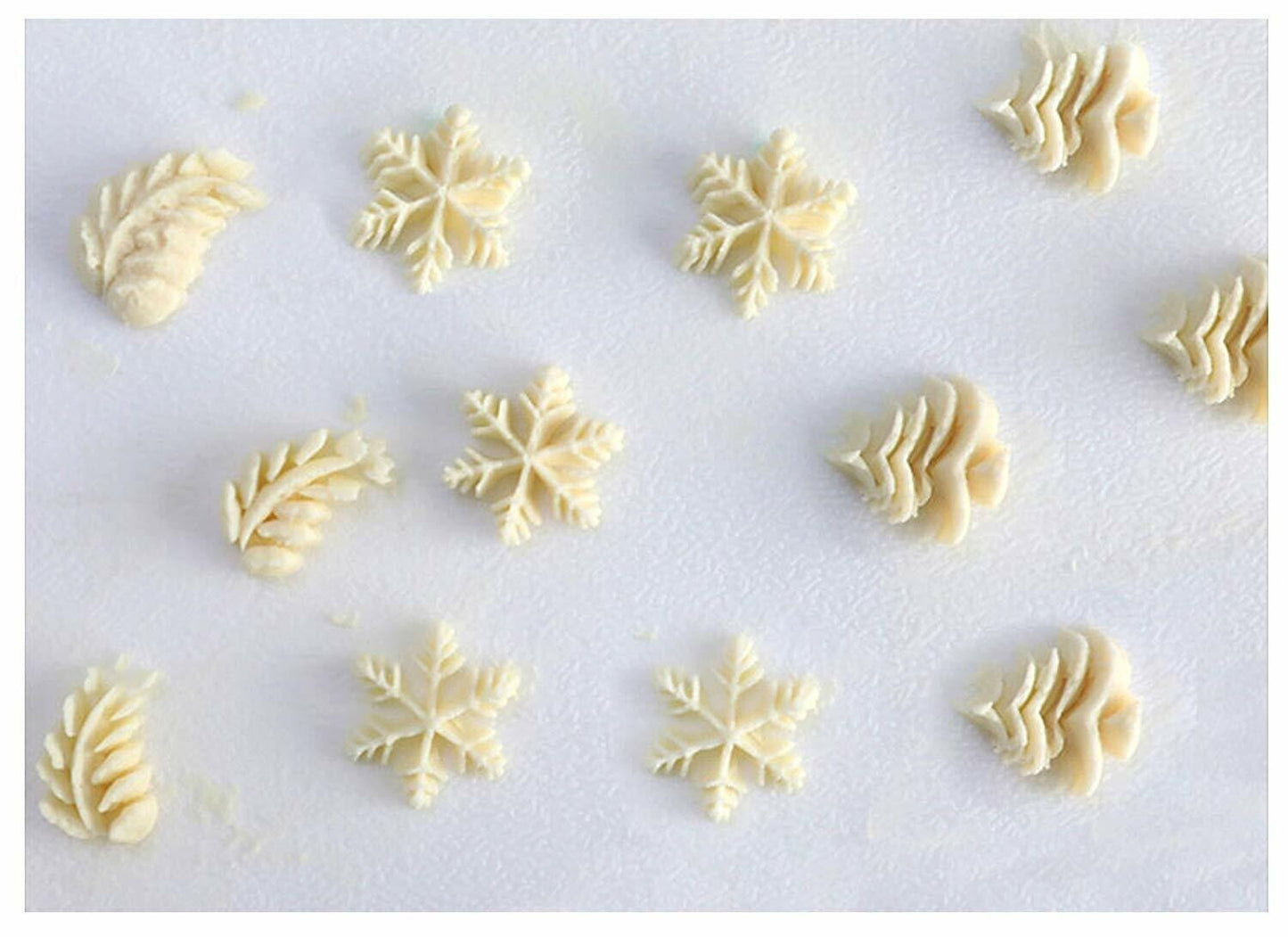 18PACK Russian Icing Piping Tips Christmas Nozzles Pastry Bag & Coupler Set