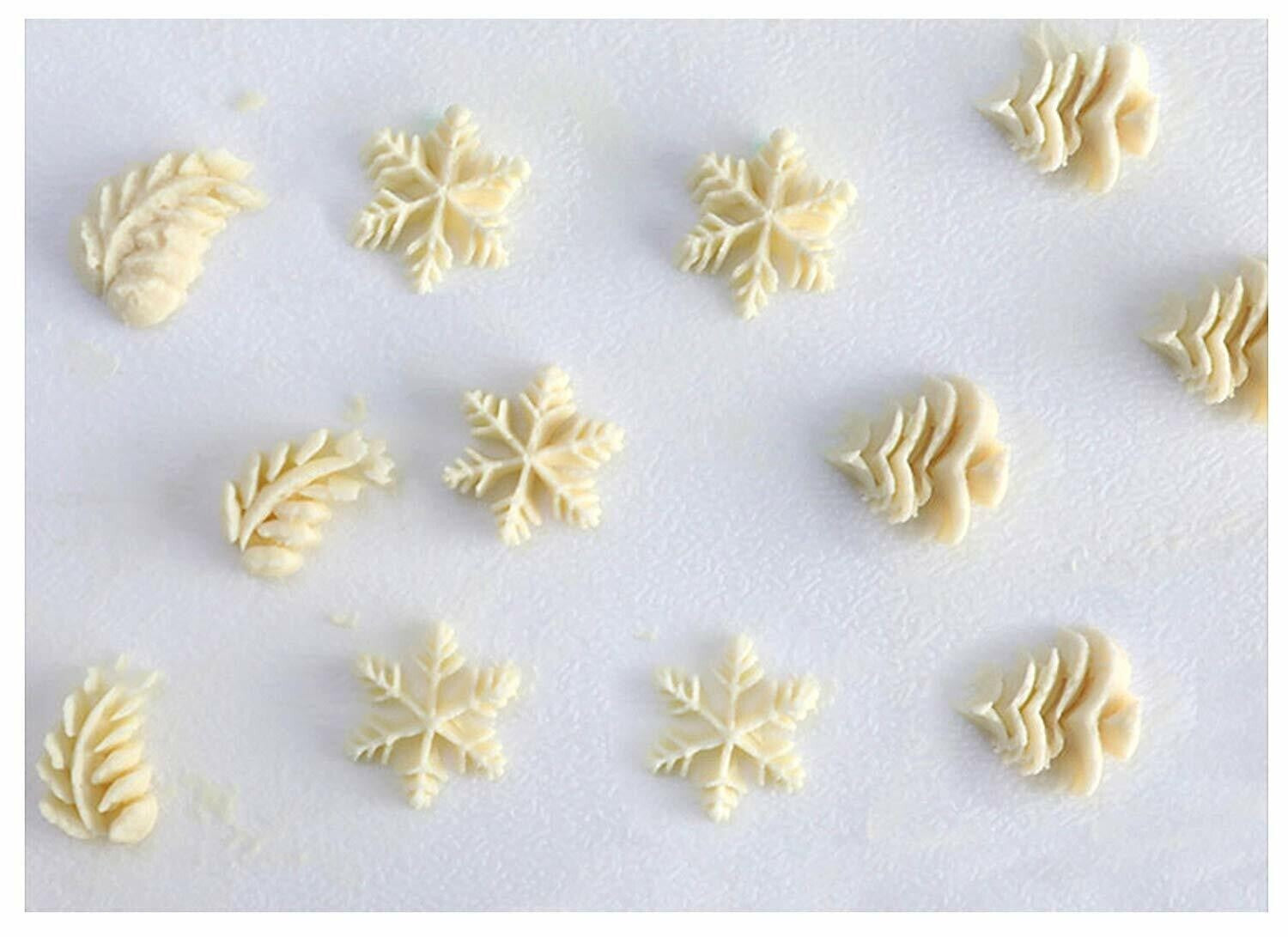 18PACK Russian Icing Piping Tips Christmas Nozzles Pastry Bag & Coupler Set