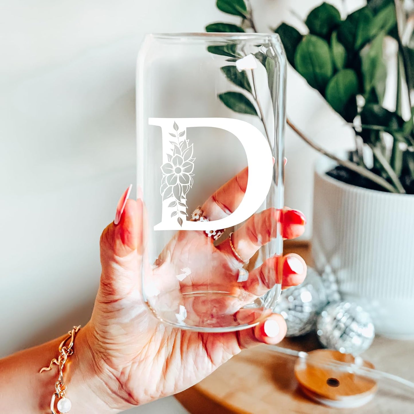 Personalized Gifts for Women, Monogrammed Glass Cups with Lids and Straws, Custom Tumbler, Cute Customized Mug, Aesthetic Stuff, Initial Iced Coffee Cup, Drinking Glasses, Birthday Teacher Gifts, Y