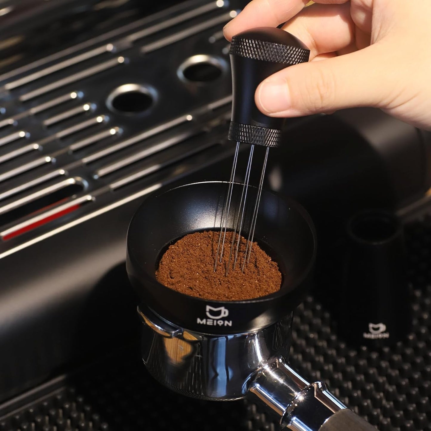 MEION 58mm Espresso Dosing Funnel and 58.5mm Puck Screen Set for 58mm Portafilters, Magnetic Coffee Portafilter Funnel, Reusable Espresso Puck Screen, Espresso Tools Espresso Accessories (58mm, Black)