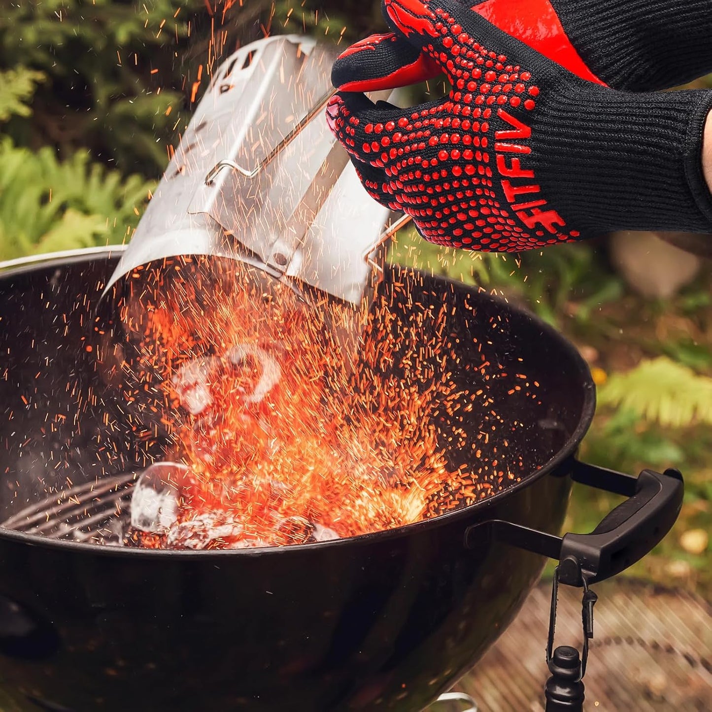 BBQ Gloves, Oven Gloves, 1472°F Extreme Heat Resistant Barbecue Gloves, Silicone Non-Slip Oven Mitts, Kitchen Gloves for Cooking, Grilling, and Baking (Red)