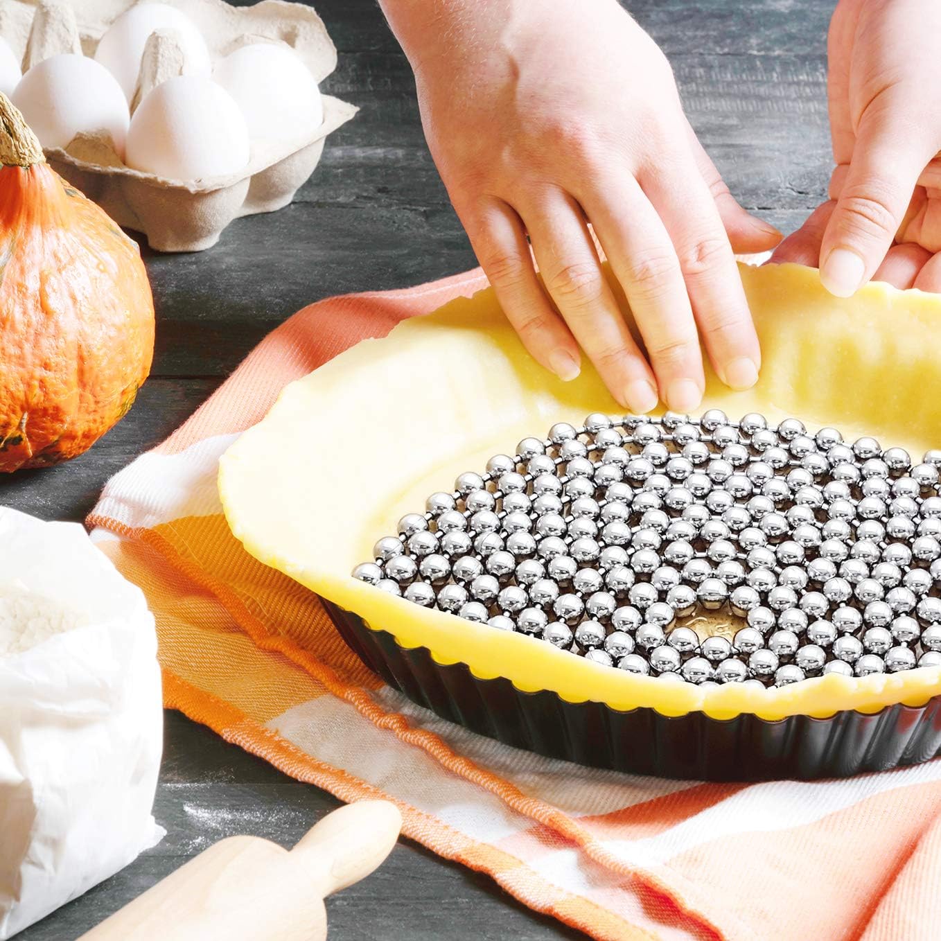 Durable Baking Supplies: Stainless Steel Chain Pie Weights, Reusable and Easy to Clean, Odorless, Safe Pie Weights for Pie Crusts, Oven Safe Baking Beads (10 feet)
