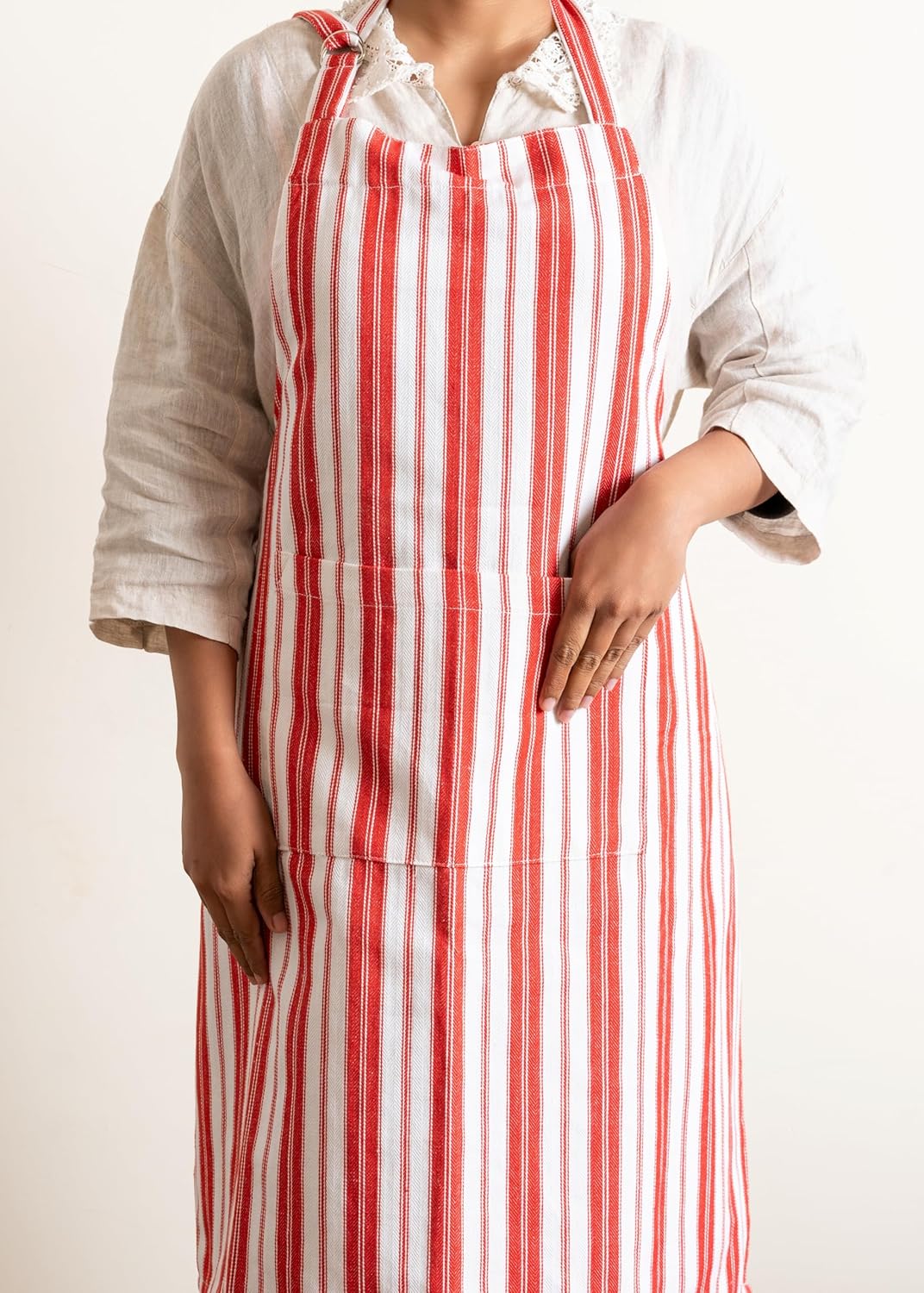 1 Oven Mitt, 1 PotHolder & 1 Kitchen Apron Set - Durable Heat Resistant Gloves - Thick Mittens for Kitchen - Suitable for Cooking, Baking, Grilling – Men & Women – Bright Red Stripes - Casa De Lan
